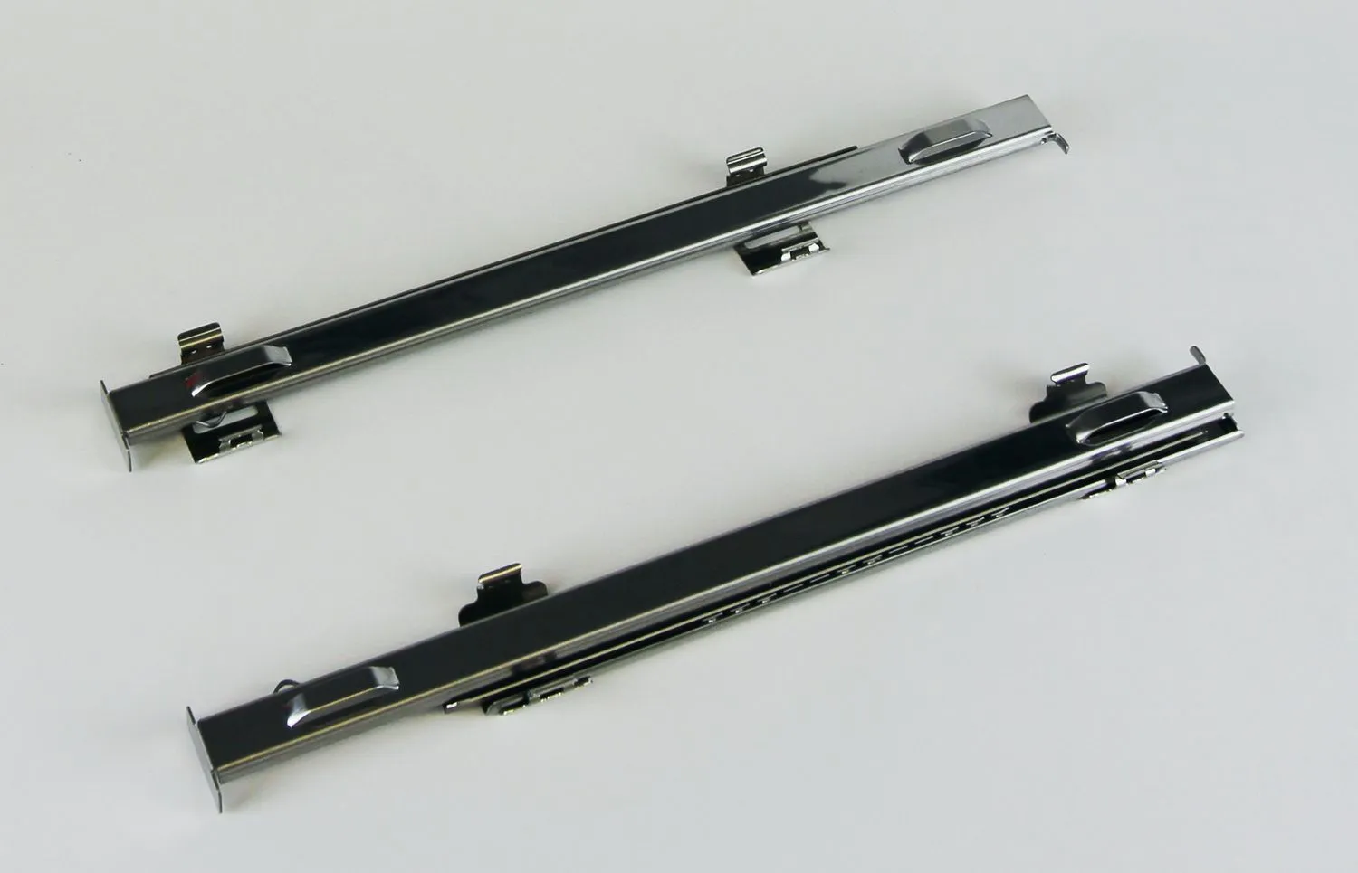 Teleskop-Auszugsschienen-Paar (L-R) - Teilauszug (für 65l Backraum) Teleskop-Auszugsschienen-Paar (L-R) - Teilauszug (für 65l Backraum)